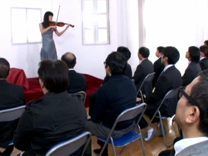 現役バイオリニストはSEXしながら演奏できるか!?｜サンプル1