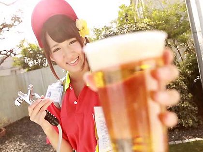 某球場で働くビールの売り子さん 大量潮吹きAVデビュー｜サンプル1