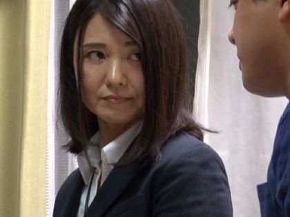 SODの40代人妻キャリアウーマンがAV出演するまでに密着｜サンプル2