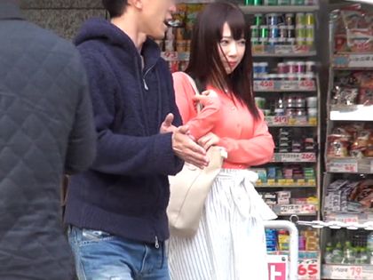 素人ナンパ中出し in大阪☆馬乗りになるだけはずがズボッ!?｜サンプル1