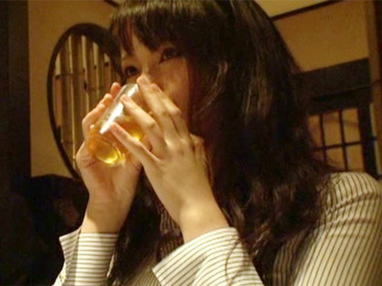 酔いつぶれたOLはちょっと誘えば痴女になる!?｜チャプター2サンプル画像