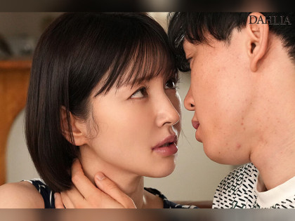 夫の不在中に濃厚接吻☆スタイル抜群な人妻が中出し不倫｜チャプター1サンプル画像