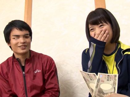 SEXすれば賞金20万!?男子部員と女子マネが混浴素股ミッション｜サンプル1