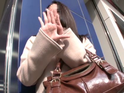 コスプレ姿だと顔出しOK!?ナマをねだるGカップ人妻｜サンプル1