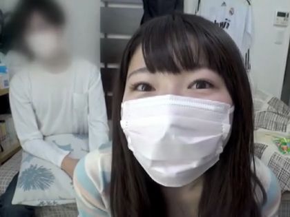 女友達とネット放送☆生配信中に勢いでSEXしちゃう｜サンプル4