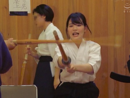 襲われた剣道部女子 練習中にリモコンローター責め＆野外SEX｜サンプル画像2