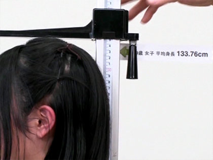 身長134cm!?子供サイズの現役メイドカフェ店員｜サンプル2