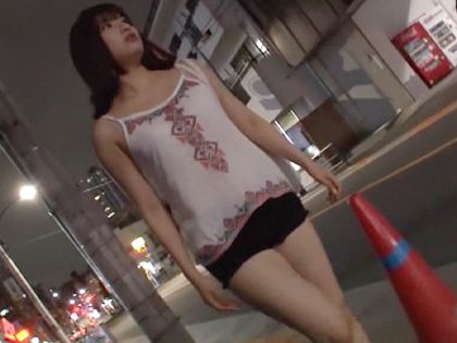 尾行███！チ○ポサックでピストンされて嫌がる態度が急変!?｜サンプル1