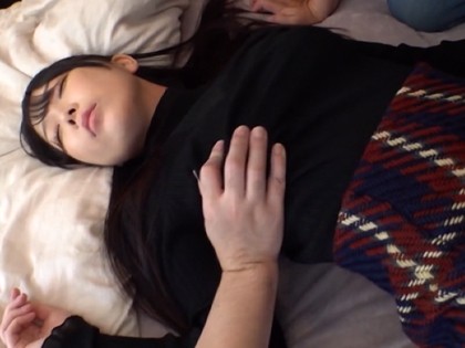 スレンダーJDを隣人男性が盗撮！さらにはイラマに無許可中出し3P｜サンプル画像2