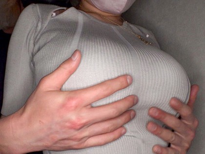 潮でパンツがびしょ濡れ！巨乳娘がされるがままに○される！｜サンプル画像1