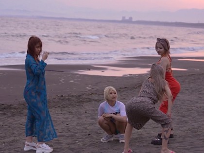 ナンパ失敗の腹いせに███！胸も尻も大きな水着ギャル2人｜サンプル画像1