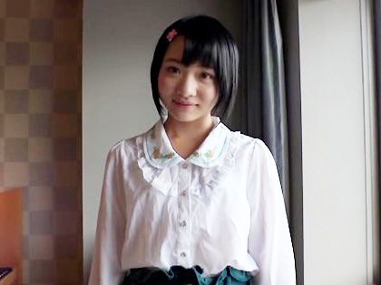 日焼けパイパン無垢少女 中出しAVデビュー｜サンプル1