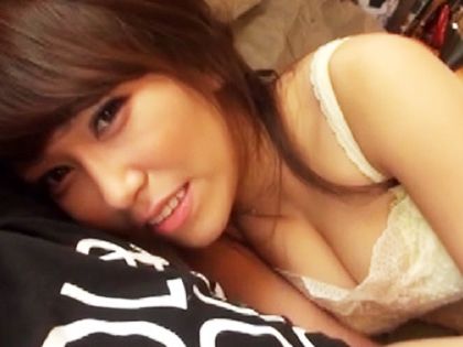 キスをいっぱいしながらハメ撮りでラブイチャ♪