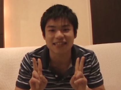 童顔ウリ専ボーイがバックから突かれてアエぐ