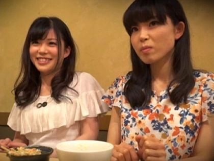 相席居酒屋で2人の女の子をお持ち帰り！しかも1人は処女!?