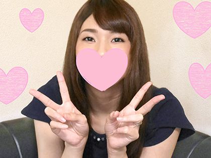 遊び相手はSNSでGET!?中出しまでしちゃう美人妻