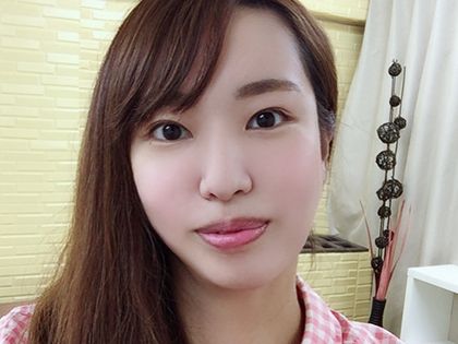 緊張気味な25歳の素人娘とエッチ♪