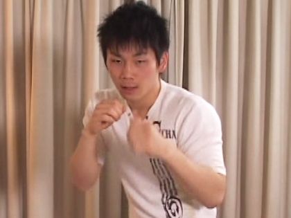 ボクサー青年がアナル中出しにアエぐ☆