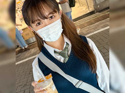 オジサンとハメ撮り中出し！褐色系肌の巨乳陸上特待生は裏垢女子
