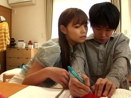 「先生のおマ○コに出して」思春期少年に興奮する美人家庭教師