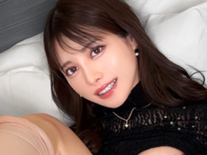 セクシーな下着姿で痴女全開！アラサー人妻がデカ尻振ってイクッ
