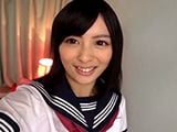 笑顔が可愛い女の子が制服姿でドキドキハメ撮り