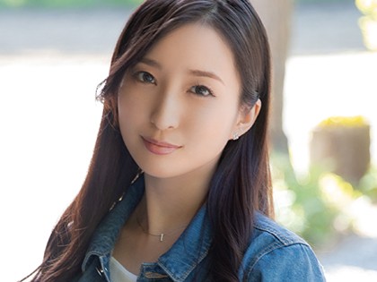 Hカップに精子をドピュッ！お上品な奥様が強烈な快楽にトぶ