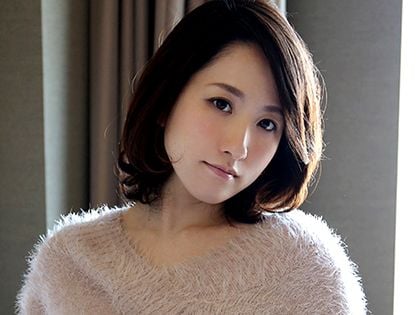 出会い系サイトで知り合ったパイパンマ○コの31歳人妻