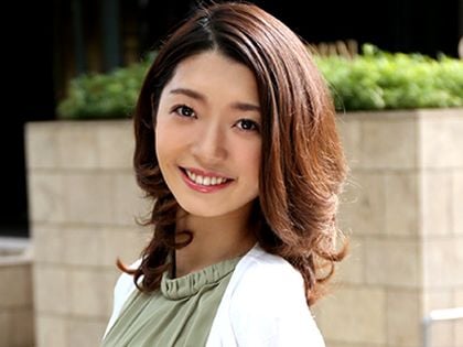 刺激欲しさにAV出演!?上品そうなスレンダー人妻☆