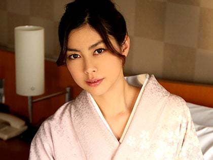 32歳人妻と初詣☆着物姿のままホテルにチェックインして…