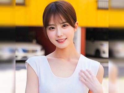 先っぽから尻穴まで手洗い♪童貞チ○ポを可愛がるスレンダー人妻