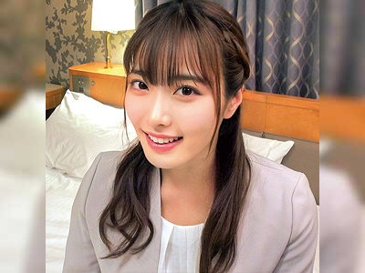 童貞クンの包茎チ○ポに発情！筆おろしまで優しく導く女教師♪