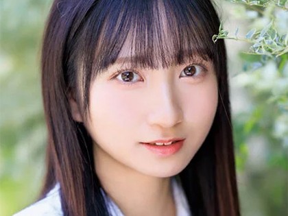 経験人数は1人！純粋無垢なスレンダー黒髪娘がAVデビュー