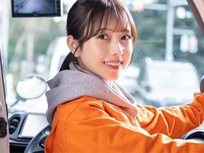 配達ドライバーとして働く若妻が…襲われて他人棒を受け入れる！