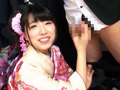 中出しで射精人式！パイパン娘が並んだ男たちを次々に搾精