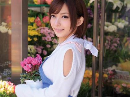 ショートカットのお花屋さんとオモチャ責めエッチ♪