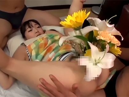 フラワーショップ店員が博多弁で大量潮ジョバ中出し