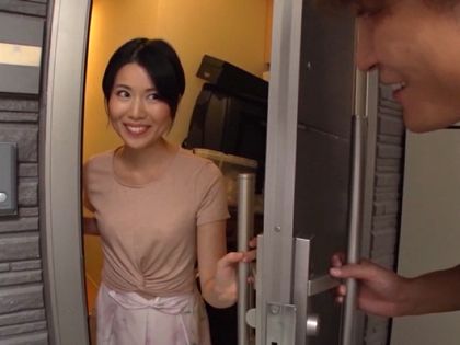 不倫したい人妻と自宅でSEX！絶頂我慢を繰り返させて激ピストン