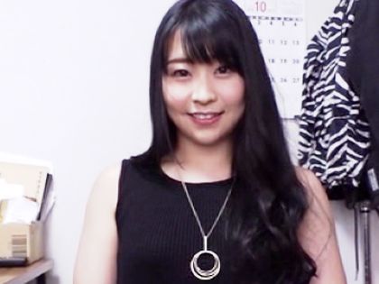 夫に内緒でイキ狂う淫乱妻 3Pで突かれて膣内射精まで