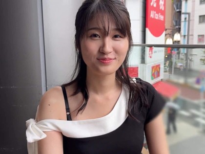 露出度高めで清楚な顔立ち！楽しそうに腰振る剛毛エロ看護学生☆