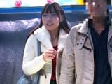 素人娘がマシンバイブで激イキ！潮を吹きつつ彼氏に隠れて生ハメ