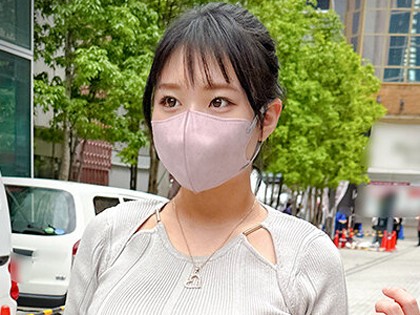 潮でパンツがびしょ濡れ！巨乳娘がされるがままに○される！