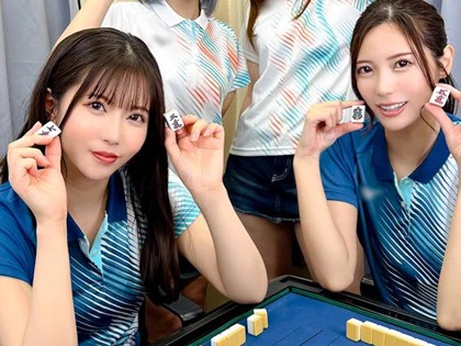 罰ゲームで乱交に発展！Wパイパン娘に中出し・胸射・顔射の連続H