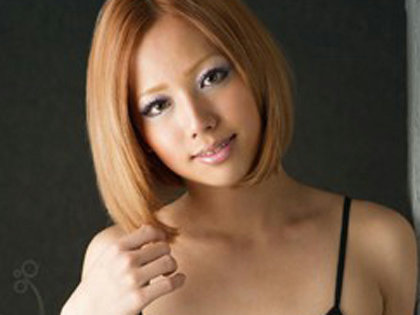 ギャルニューハーフが男のチ○ポをもてあそぶ